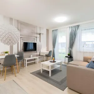 Downtown Residences Leo - Ac, Elevator, Terrace Appartamento